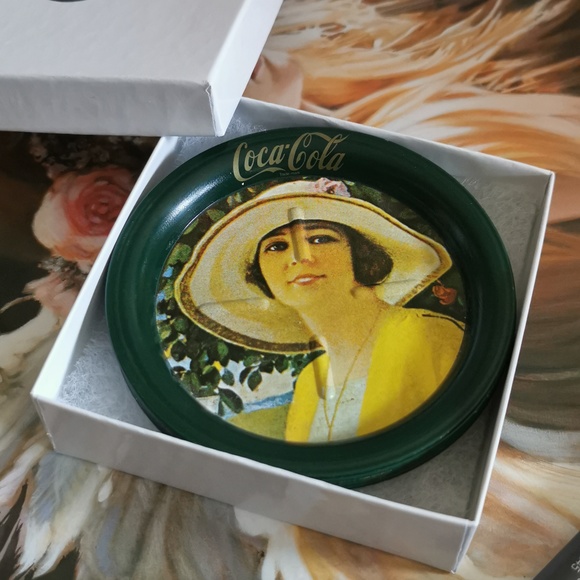 5Victorian coca cola coaster 1983. - Picture 9 of 9